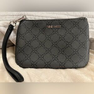 Nine West 🍒 Black Quilted Wristlet Clutch